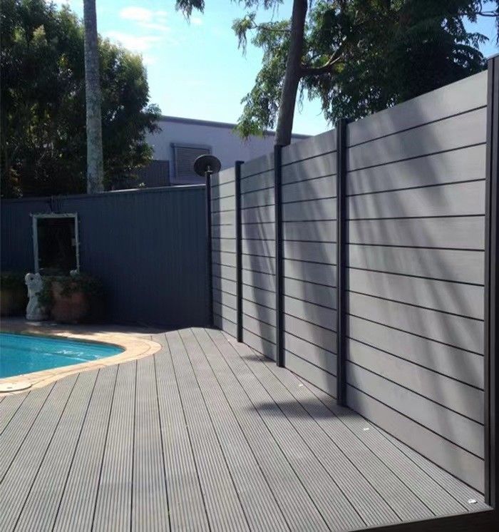 Современный сад с постоянным цветом Низкое содержание WPC ограждение